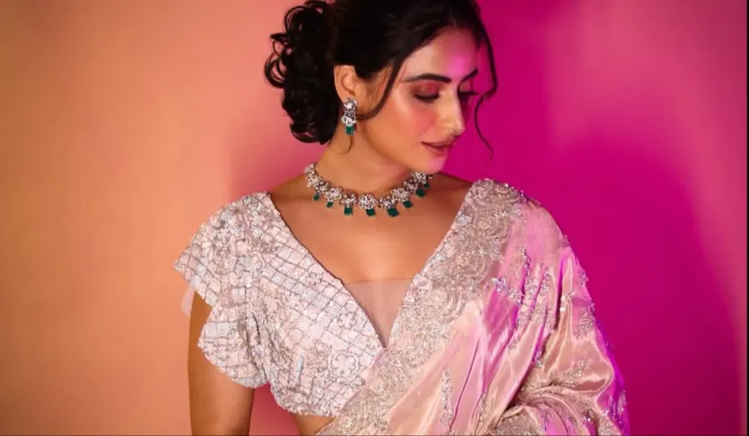 करियर की शुरुआत में कई एक्ट्रेस को कास्टिंग काउच का सामना करना पड़ा। उन्हीं में से एक थीं ऐश्वर्या शर्मा, जिनसे कहा गया कि अगर वो समझौता नहीं करोगी तो काम नहीं मिलेगा। अब इस बारे में सालों बाद एक्ट्रेस ने खुलासा किया है और अपने दिल का दर्द सुनाया। कई ऑडिशन्स देने के बाद भी ऐश्वर्या को काम नहीं मिल रहा था, जिसकी वजह से एक्ट्रेस को कास्टिंग काउच भी सामना करना पड़ा।