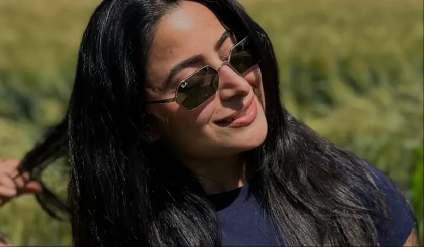 रियलिटी शो बिग बॉस के सीजन 17 मेंनजर आ चुकीं ऐश्वर्या शर्मा जब टीवी एक्ट्रेस बनने का सपना लेकर मुंबई आईं तो शुरुआत में उन्हें कई महीने सिर्फ रिजेक्शन का सामना करना पड़ा। इंटरव्यू में ऐश्वर्या ने बताया कि मुंबई में वह अपनी मौसी के घर रही। काम के लिए कई ऑडिशन दिए, लेकिन उन्हें काम नहीं मिल रहा था। कुछ समय बाद उन्हें काम मिलने लगा, लेकिन किरदार कुछ खास नहीं थे। इस दौर उन्हें कास्टिंग काउच के दर्द से भी जूझना पड़ा।