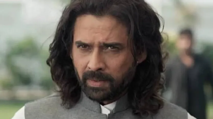 मुकुल ने फिल्मों के अलावा कुछ टीवी सीरियल और वेब सीरीज में भी काम किया था और मनोरंजन जगत में अपनी पहचान बनाई थी। मुकुल के निधन की खबर से पूरी इंडस्ट्री सदमे में है। मुकुल ने 1996 में टीवी सीरियल ‘मुमकिन’ से एक्टिंग की शुरुआत की थी और ‘फियर फैक्टर इंडिया’ का पहला सीजन होस्ट किया था।