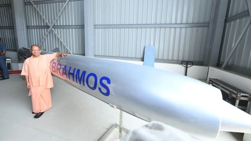 After Operation Sindoor, Pakistan is assessing its destruction, while there is a discussion of BrahMos missile in India. The BrahMos missile unit was launched in Lucknow today. After Operation Sindoor, Pakistan is assessing its destruction, while there is a discussion of BrahMos missile in India. The BrahMos missile unit was launched in Lucknow today.