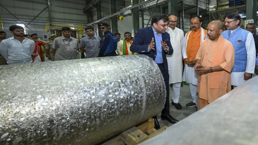 BrahMos, that is, the Brahmastra of India which is sharp, is accurate and above, this Brahmastra of India is infallible. BrahMos does not miss its target and an example of this is seen in Operation Sindoor. BrahMos, that is, the Brahmastra of India which is sharp, is accurate and above, this Brahmastra of India is infallible. BrahMos does not miss its target and an example of this is seen in Operation Sindoor.