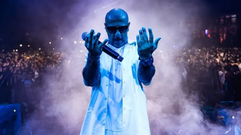 विशाल ददलानी इस पोस्ट को लेकर विशाल ददलानी ट्रोल होने लगे। कई यूजर्स ने उनके पोस्ट पर नाराजगी जाहिर करना शुरू कर दिया। जिसके बाद विशाल ददलानी को एक और पोस्ट शेयर करना पड़ा। उन्होंने अपने नए पोस्ट में सोशल मीडिया अब्यूज को लेकर नाराजगी जताई।