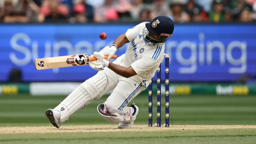 इस लिस्ट में दूसरे नंबर पर टीम इंडिया के स्टार विकेटकीपर बल्लेबाज ऋषभ पंत का नाम है। पंत ने WTC के इतिहास में अब तक 35 टेस्ट मैच खेले हैं जिसमें वह 62 छक्के लगाने में कामयाब हुए हैं। पंत के बल्ले से WTC के इतिहास में 262 चौके भी देखने को मिले हैं।