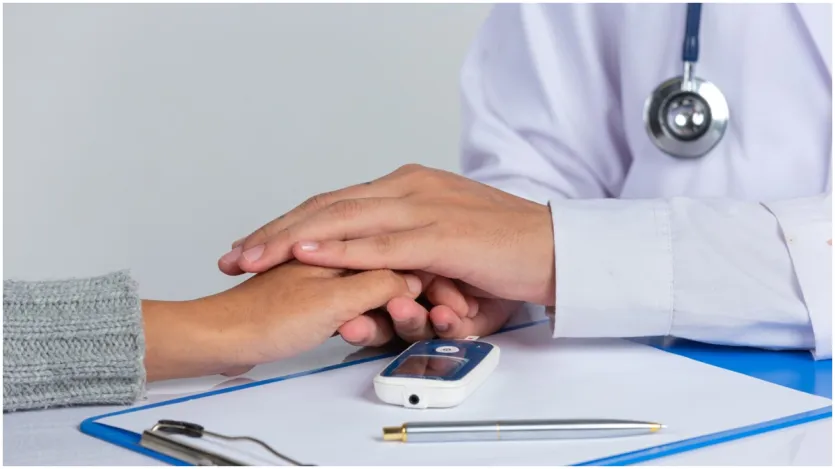 क्या आपको अक्सर पेट से जुड़ी समस्याओं का सामना करना पड़ता है? अगर हां, तो आप अनानास का सेवन कर सकते हैं। अनानास में पाए जाने वाले तमाम पोषक तत्व आपकी गट हेल्थ को सुधारने में मददगार साबित हो सकते हैं। ये आर्टिकल सामान्य जानकारी के लिए है, किसी भी उपाय को अपनाने से पहले डॉक्टर से परामर्श अवश्य लें।