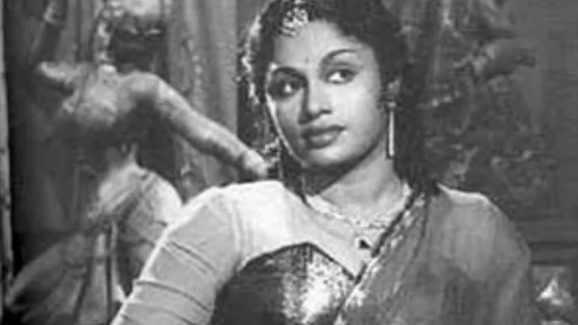 हम बात कर रहे हैं 'स्वप्न सुंदरी' के नाम से मशहूर टीआर राजकुमारी उर्फ तंजावुर राधाकृष्णन राजयी की, जो तमिल सिनेमा की सबसे खूबसूरत अभिनेत्रियों में से थीं। उनकी एक झलक पाने को लोग पागल रहते थे।