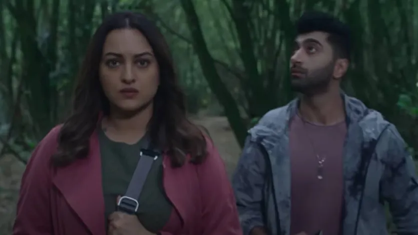 वर्क फ्रंट की बात करें तो सोनाक्षी सिन्हा ने हाल ही में संजय लीला भंसाली की वेब सीरीज 'हीरामंडी: द डायमंड बाजार' में अपने किरदार फरीदन के लिए खूब तारीफें बटोरी हैं। अब वह अपनी नई फिल्म 'निकिता रॉय' में नजर आएंगी, जिसका निर्देशन उनके भाई कुश सिन्हा कर रहे हैं। यह एक पैरानॉर्मल थ्रिलर है, जिसकी रिलीज डेट अब 27 जून, 2025 है। वर्क फ्रंट की बात करें तो सोनाक्षी सिन्हा ने हाल ही में संजय लीला भंसाली की वेब सीरीज 'हीरामंडी: द डायमंड बाजार' में अपने किरदार फरीदन के लिए खूब तारीफें बटोरी हैं। अब वह अपनी नई फिल्म 'निकिता रॉय' में नजर आएंगी, जिसका निर्देशन उनके भाई कुश सिन्हा कर रहे हैं। यह एक पैरानॉर्मल थ्रिलर है, जिसकी रिलीज डेट अब 27 जून, 2025 है।