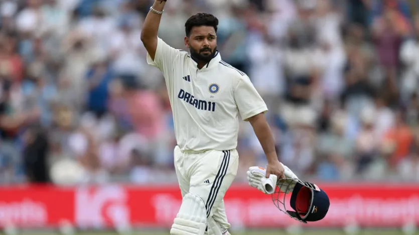 ऋषभ पंत का नाम इस लिस्ट में तीसरे नंबर पर काबिज हैं और वह WTC के इतिहास में अब तक 6 शतक लगाने में कामयाब हुए हैं, ऐसे में उनके और गिल के बीच एक जबरदस्त जंग देखने को मिल रही है। वहीं पंत ने 36 टेस्ट मैच खेलने के साथ 63 पारियों में बल्लेबाजी करते हुए 42.86 के औसत से 2529 रन बनाए हैं। ऋषभ पंत का नाम इस लिस्ट में तीसरे नंबर पर काबिज हैं और वह WTC के इतिहास में अब तक 6 शतक लगाने में कामयाब हुए हैं, ऐसे में उनके और गिल के बीच एक जबरदस्त जंग देखने को मिल रही है। वहीं पंत ने 36 टेस्ट मैच खेलने के साथ 63 पारियों में बल्लेबाजी करते हुए 42.86 के औसत से 2529 रन बनाए हैं।