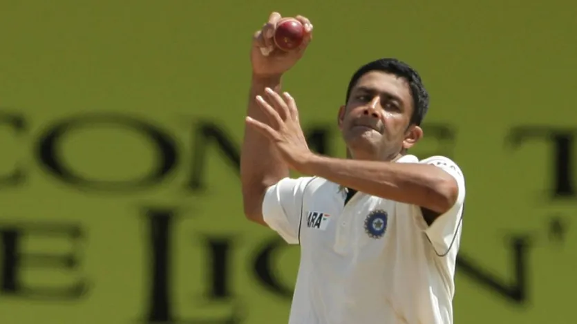 अनिल कुंबले भारत के लिए टेस्ट क्रिकेट में सबसे ज्यादा मेडन ओवर्स फेंकने वाले खिलाड़ी हैं। उन्होंने टेस्ट क्रिकेट के 132 मैचों में कुल 1576 मेडन ओवर्स फेंके हैं।