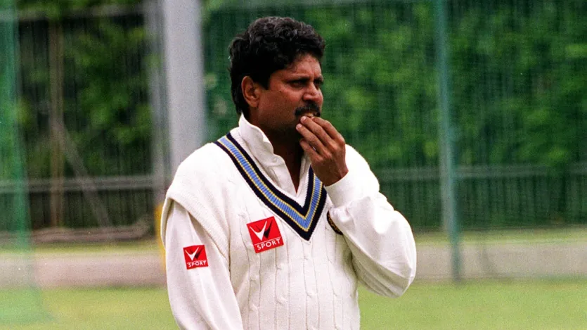 कपिल देव भारत के लिए टेस्ट क्रिकेट में सबसे ज्यादा मेडन ओवर्स फेंकने के मामले में तीसरे नंबर पर हैं। उन्होंने भारत के लिए 131 टेस्ट मैचों में 1060 मेडन ओवर्स फेंके हैं और इस दौरान कुल 434 विकेट हासिल किए हैं।