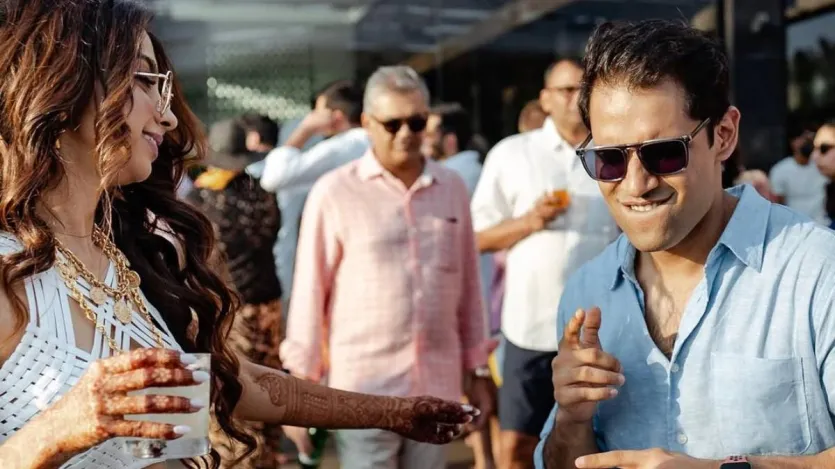 बहुत से लोग उन्हें सिर्फ कियारा की बहन के तौर पर जानते हैं, लेकिन इशिता की एक अलग प्रोफेशनल पहचान भी है। इशिता एक सफल भारतीय वकील हैं। उनका जन्म 20 नवंबर 1989 को मुंबई में हुआ था। उन्होंने अपनी पढ़ाई गवर्नमेंट लॉ कॉलेज, मुंबई से पूरी की। उनके पिता, जगदीप आडवाणी एक बिजनेसमैन हैं और मां जेनेवीव आडवाणी टीचर हैं। इशिता के परिवार में कियारा के अलावा दो और भाई भी हैं।