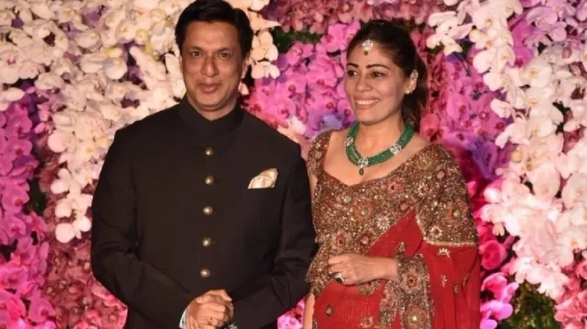 निर्देशक मधुर भंडारकर ने रेनू नंबूदार से शादी की है, जो शुरू से ही उनके काम की प्रशंसक थीं। पहली ही मुलाकात से दोनों एक-दूसरे को पसंद करने लगे और फिर 2003 में दोनों ने शादी कर ली।