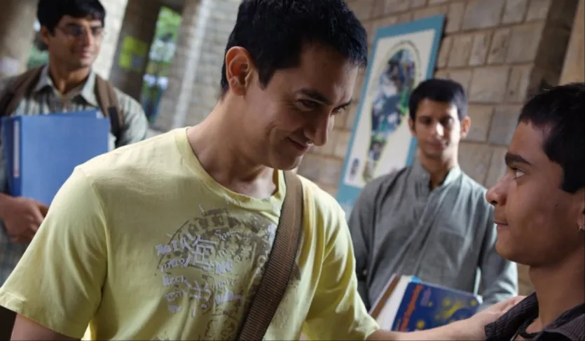 आमिर खान इन दिनों अपनी फिल्म 'सितारे जमीन पर' को लेकर सुर्खियों में हैं, जिसने अब तक दुनिया भर में 259 करोड़ रुपये कमाए हैं और अभी भी ये सिनेमाघरों में चल रही है। इसी बीच, आज हम आपको आमिर खान की एक और धांसू मूवी के बारे में बताने जा रहे हैं।