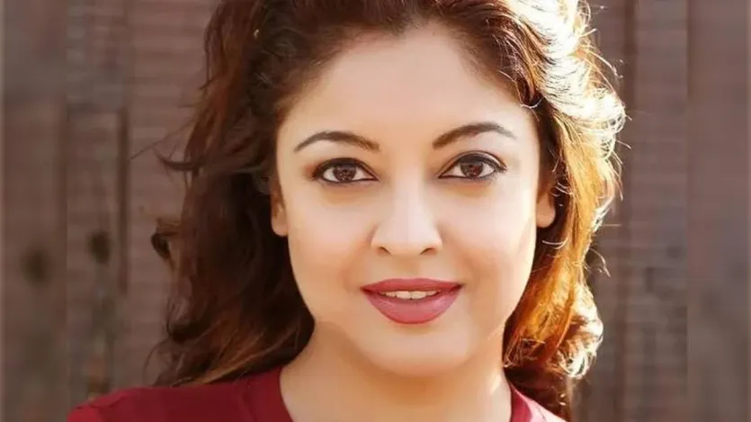 तनुश्री दत्ता ने हाल ही में इंस्टाग्राम पर एक वीडियो पोस्ट किया और इसमें उन्होंने बताया कि वह आयुर्वेद के अनुसार मटन खा रही हैं। उनका कहना है कि मटन खाना शरीर के लिए औषधि की तरह होता है और इसी पोस्ट में उन्होंने ये भी खुलासा किया कि उन्होंने सावन महीने में व्रत रखा था और व्रत के बाद मटन खाना शुरू कर दिया।