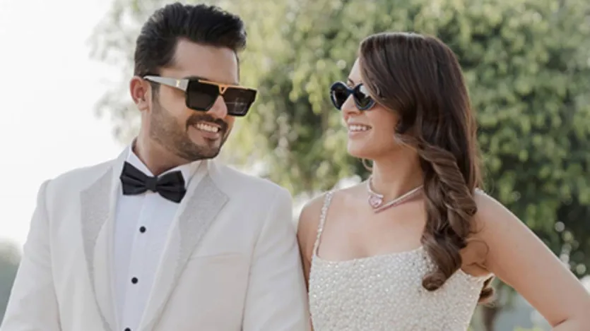 हंसिका ने अपने करियर की शुरुआत एक चाइल्ड आर्टिस्ट के तौर पर की थी। ‘कोई मिल गया’, ‘शाका लाका बूम बूम’ और ‘देश में निकला होगा चांद’ जैसे शो में उनका मासूम चेहरा दर्शकों को याद है। लेकिन 2007 में तेलुगु फिल्म 'देशमुदुरु' से बतौर लीड एक्ट्रेस उनका डेब्यू धमाकेदार रहा। इसके बाद उन्होंने तमिल और तेलुगु सिनेमा में कई हिट फिल्में दीं। 'ओरु काल ओरु कन्नड़ी', 'वेलायुधम', 'डेनिकैना रेडी', 'तेनाली रामकृष्ण बीए बीएल' और '100' जैसी फिल्में उनके करियर को नई ऊंचाइयों पर ले गईं। उनकी हालिया रिलीज फिल्मों में 'महा' (2022), 'माई नेम इज श्रुति' (2023), '105 मिनट्स' और 'गार्जियन' (2024) शामिल हैं।