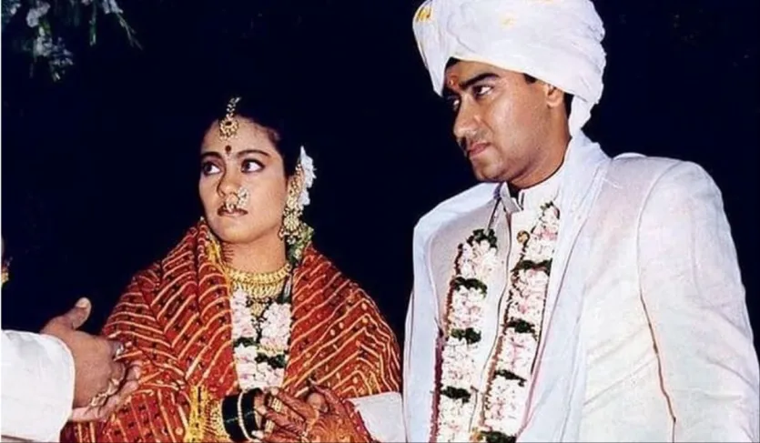 काजोल आज अपना 51वां बर्थडे सेलिब्रेट कर रही हैं। उन्होंने 1992 में आई फिल्म 'बेखुदी' से डेब्यू किया था। इस फिल्म में उनके को-स्टार कमल सदाना थे। कई सुपरहिट फिल्में देने वाली काजोल ने अजय देवगन से 1999 में शादी की थी। शादी देवगन हाउस में परंपरागत महाराष्ट्रीयन स्टाइल में हुई थी। काजोल आज अपना 51वां बर्थडे सेलिब्रेट कर रही हैं। उन्होंने 1992 में आई फिल्म 'बेखुदी' से डेब्यू किया था। इस फिल्म में उनके को-स्टार कमल सदाना थे। कई सुपरहिट फिल्में देने वाली काजोल ने अजय देवगन से 1999 में शादी की थी। शादी देवगन हाउस में परंपरागत महाराष्ट्रीयन स्टाइल में हुई थी।