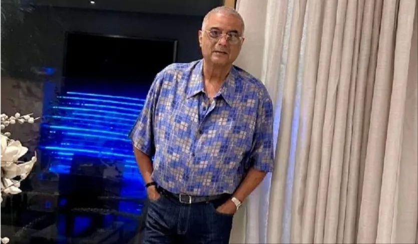 बोनी दिवंगत श्रीदेवी के पति हैं। उनकी दो बेटियां हैं, जाह्नवी और खुशी कपूर। इससे पहले उनकी शादी मोना शौरी कपूर से हुई थी। उनके साथ भी दो बच्चे हैं, अर्जुन कपूर और अंशुला कपूर। ये चारों स्टार किड फिल्मों में अपना दमखम दिखा चुके हैं। वहीं, बात करें बोनी कपूर की तो वह हिंदी सिनेमा के मशहूर फिल्म मेकर हैं।