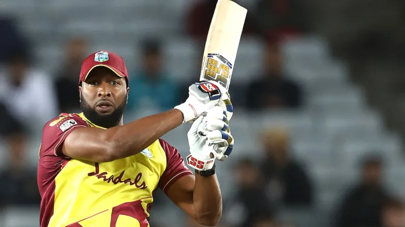 कैरेबियन प्रीमियर लीग 2025 में कायरन पोलार्ड ट्रिनबागो नाइट राइडर्स की तरफ से खेल रहे हैं और उन्होंने बारबाडोस रायल्स के खिलाफ 19 रन बनाते ही टी20 क्रिकेट में अपने 14000 रन पूरे कर लिए हैं। आइए जानते हैं, टी20 क्रिकेट में सबसे ज्यादा रन किसने बनाए हैं।