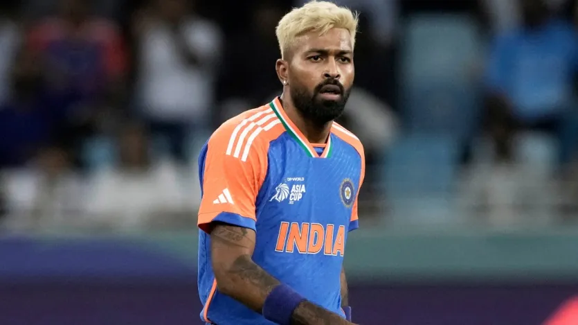 T20I में नंबर-1 गेंदबाज और नंबर-1 बल्लेबाज के अलावा नंबर-1 ऑलराउंडर भी भारतीय है। भारत के स्टार ऑलराउंडर हार्दिक पांड्या नंबर-1 T20I ऑलराउंडर हैं। हार्दिक की रेटिंग 237 है। उनके अलावा टॉप-10 ऑलराउंडर और कोई भारतीय नहीं है।
