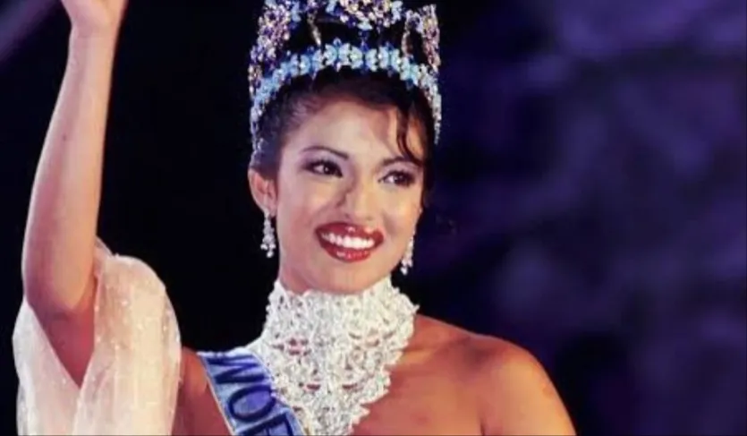 Priyanka Chopra Jonas在2000年贏得了世界小姐的王冠之後,在寶萊塢成功的職業生涯,其中包括“時尚”和“ Barfi”等電影。後來他走進好萊塢,在電視連續劇《 Quantico》和《 Baywatch》等電影中表演。 Priyanka Chopra Jonas在2000年贏得了世界小姐的王冠之後,在寶萊塢成功的職業生涯,其中包括“時尚”和“ Barfi”等電影。後來他走進好萊塢,在電視連續劇《 Quantico》和《 Baywatch》等電影中表演。