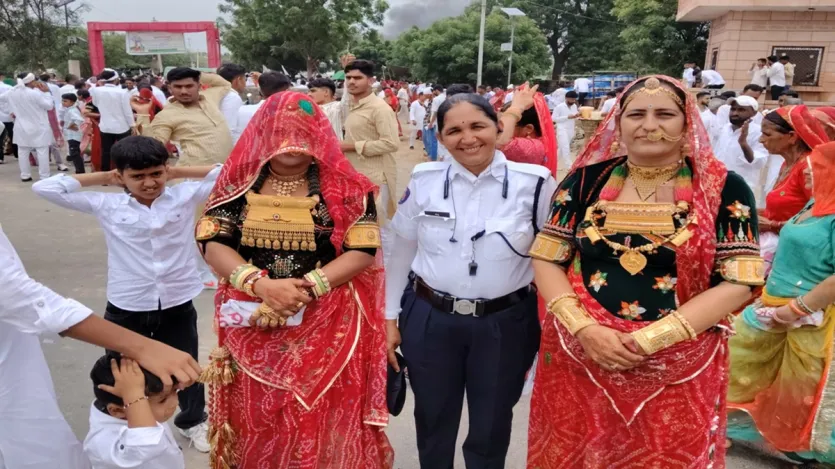 खेजड़ली शहीद मेला इस मायने में खास रहा कि यह केवल शहादत और श्रद्धा का प्रतीक नहीं बल्कि राजस्थान की धरोहर और संस्कृति की झलक भी प्रस्तुत करता है। खेजड़ली शहीद मेला इस मायने में खास रहा कि यह केवल शहादत और श्रद्धा का प्रतीक नहीं बल्कि राजस्थान की धरोहर और संस्कृति की झलक भी प्रस्तुत करता है।