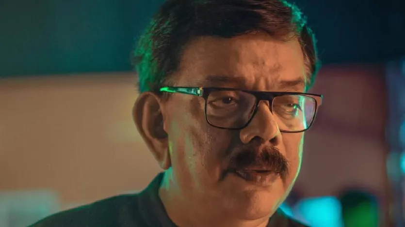 प्रियदर्शन अब अपनी 100वीं फिल्म की ओर बढ़ रहे हैं। इससे पहले उन्होंने अपने रिटायरमेंट की ओर इशारा किया था और अब अपनी 100वीं फिल्म के बारे में उन्होंने खुलकर चर्चा की। पिंकविला से बातचीत के दौरान प्रियदर्शन ने अपनी 100वीं फिल्म को लेकर अपनी प्लानिंग बताई। साथ ही ये भी खुलासा किया कि आखिर वह किस एक्टर के साथ अपनी 100वीं फिल्म बनाना चाहते हैं।