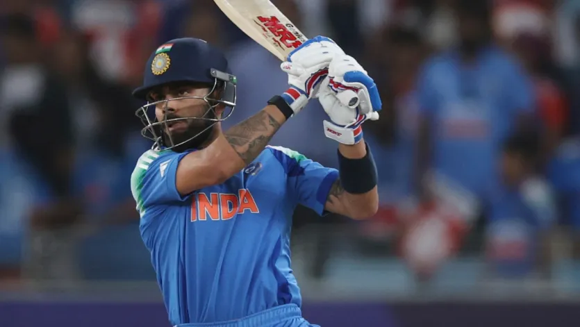 भारत की तरफ से पाकिस्तान के खिलाफ T20I क्रिकेट में सबसे ज्यादा रन बनाने का रिकॉर्ड विराट कोहली के नाम है। कोहली ने पाकिस्तान के खिलाफ 11 T20I मैचों में कुल 492 रन बनाए हैं, जिसमें पांच अर्धशतक शामिल रहे हैं।