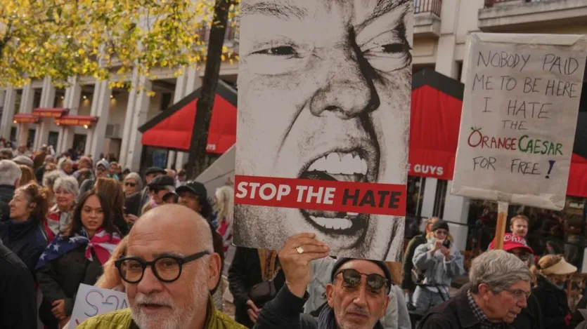 अब से पहले अमेरिका में इतना बड़ा विरोध प्रदर्शन कभी नहीं हुआ। नो किंग्स प्रोटेस्ट अमेरिका का ऐतिहासिक विरोध प्रदर्शन है। 