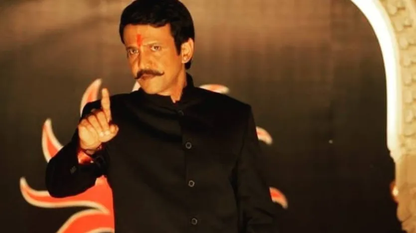 गुलाल- ये फिल्म 2009 में रिलीज हुई थी, जिसमें केके मेनन के साथ पीयूष मिश्रा और राज सिंह चौधरी जैसे कलाकार नजर आए थे। अनुराग कश्यप के निर्देशन में बनी ये फिल्म बॉक्स ऑफिस पर तो बड़ी हिट नहीं रही, लेकिन ये आज भी केके मेनन के करियर की बेहतरीन फिल्मों में से एक मानी जाती है। इस फिल्म को आईएमडीबी पर 8.0/10 रेटिंग मिली है। अब ये फिल्म ओटीटी प्लेटफॉर्म प्राइम वीडियो पर मौजूद है। इसके पहले सीजन को आईएमडीबी पर 8.3 और दूसरे सीजन को 8.6 रेटिंग मिली है।