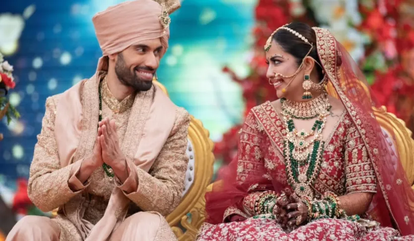 'बालिका वधू' फेम अविका गौर ने 30 सितंबर, 2025 को सामाजिक कार्यकर्ता मिलिंद चंदवानी से शादी की है। दोनों एक-दूसरे को लंबे समय से डेट कर रहे थे। वह सोशल मीडिया पर भी अपने पति संग खूबसूरत की झलकियां शेयर करती रहती हैं। यह अविका और मिलिंद का शादी के बाद पहला करवा चौथ है।