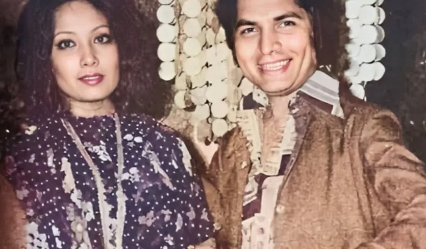 मनोरंजन जगत के सबसे मशहूर अभिनेता असरानी को खो दिया है, ऐसे में उनकी पत्नी और उनकी सहारा बनीं मंजू असरानी के बारे में हर कोई जानना चाहता है। असरानी की पत्नी मंजू असरानी शादी से पहले बंसल थी और वो भी फिल्म इंडस्ट्री का हिस्सा थीं। अपने पति के साथ, वह भी 1970 और 1980 के दशक में सबसे ज्यादा एक्टिव रहीं। दोनों की पहली मुलाकात 'आज की ताजा खबर' और 'नमक हराम' के सेट पर हुई थी, जहां सिनेमा के प्रति उनके प्रेम ने उन्हें एक-दूसरे से जोड़ा और उनके बीच प्यार के फूल खिल गए।