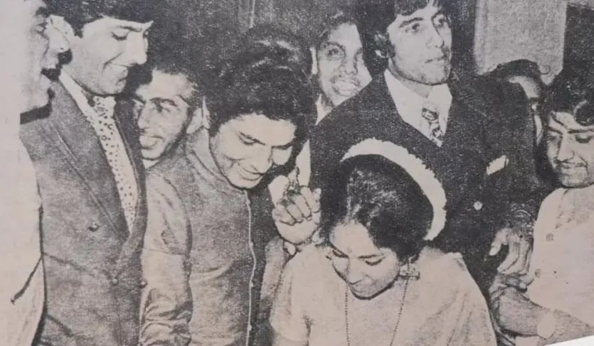 कड़ी मेहनत करने और प्रतिभा होने के बावजूद, मंजू ने शोहरत कमाने से ज्यादा अपने परिवार को प्राथमिकता दी और असरानी के करियर में उनका साथ दिया। अपने पति की तरह मंजू ने भी एक साधारण जीवन जिया है। दोनों का रिश्ता आपसी सम्मान और साथ पर आधारित रहा है जो पांच दशकों से भी ज्यादा समय से चला आ रहा है। नवभारत टाइम्स के अनुसार, इस जोड़े की कोई संतान नहीं थी, जबकि अन्य सूत्रों से पता चलता है कि उनका एक बेटा था, जिसका नाम नवीन असरानी था। हालांकि, परिवार ने अभी इस बारे में कुछ भी पुष्टि नहीं की है।