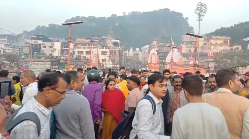 भीड़ को ध्यान में रखते हुए प्रशासन ने सुरक्षा और व्यवस्थाओं को सख्त किया। पूरे मेला क्षेत्र को 11 जोन और 36 सेक्टर में विभाजित कर सुरक्षा बलों को तैनात किया गया।