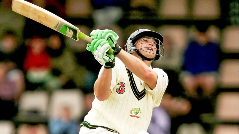 ऑस्ट्रेलिया के पूर्व धाकड़ विकेटकीपर-बल्लेबाज एडम गिलक्रिस्ट इस लिस्ट में तीसरे नंबर पर हैं। उन्होंने 57 गेंदों में शतक लगाया था। उन्होंने साल 2006 में इंग्लैंड के खिलाफ पर्थ के मैदान पर खेले गए टेस्ट मैच में ये कारनामा किया था। उस मैच में एडम गिलक्रिस्ट ने तूफानी अंदाज में बल्लेबाजी की थी।