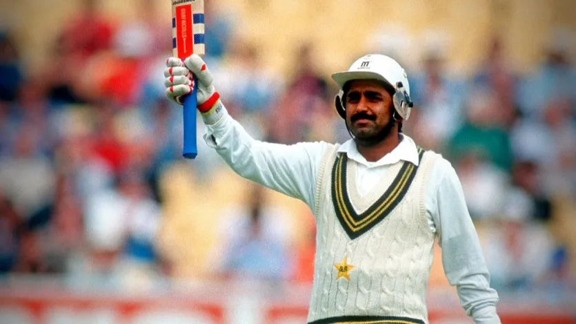 जावेद मियांदाद ने पाकिस्तानी टीम के लिए इंटरनेशनल क्रिकेट में 357 मैचों में 16213 रन बनाए हैं। इस दौरान उनके बलेल से 31 शतक और 93 अर्धशतक निकले हैं।