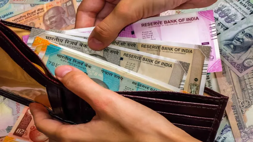 एनएससी कैलकुलेटर के मुताबिक, इस स्कीम में ₹3,50,000 डिपोजिट करते हैं तो 7.7 प्रतिशत ब्याज के आधार पर मेच्योरिटी यानी पांच साल बाद आपको इस पर ₹1,57,162 ब्याज के तौर पर मिलेंगे। यानी कुल मिलाकर आखिर में आपके पास कुल ₹5,07,162 होंगे।  