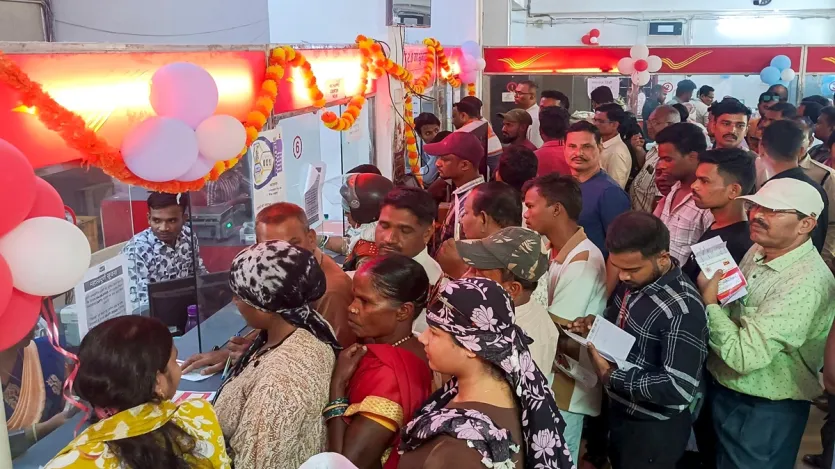 अगर आप सुरक्षित निवेश के विकल्प की तलाश में हैं, तो पोस्ट ऑफिस की राष्ट्रीय बचत प्रमाणपत्र (एनएससी) आठवां अंक स्कीम आपके लिए एक भरोसेमंद विकल्प हो सकती है। इस स्कीम में ₹3,50,000 का निवेश करने पर आपको मैच्योरिटी तक ₹1,57,162 का गारंटीड ब्याज मिलेगा। 