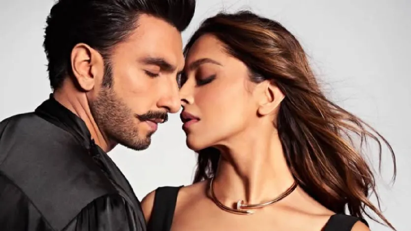 रणवीर और दीपिका ने 14 नवंबर, 2018 को इटली के लेक कोमो में परिवार और करीबी दोस्तों की मौजूदगी में शादी की। उन्होंने पांच साल बाद, डिज़्नी+ हॉटस्टार पर करण जौहर के चैट शो, कॉफ़ी विद करण, सीज़न 8 के प्रीमियर एपिसोड में अपनी शादी का वीडियो रिलीज किया। (Image Source-Instagram@deepikapadukone)