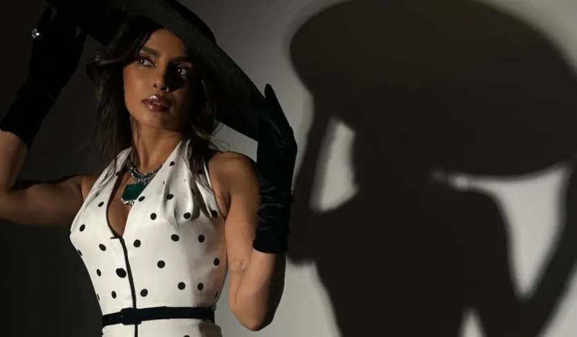 एक्ट्रेस ने आगे लिखा, 'जब मैं एक फिल्म सेट पर यह नोट लिख रही हूं, शॉट्स के बीच में, मैं सोच रही हूं कि हममें से कितने लोग हमेशा उनसे इंस्पायर होंगे... एक छोटे से शहर से, जहां कोई गॉडफादर नहीं था और बड़े सपने थे.. उन्होंने एक मुश्किल इंडस्ट्री में अपनी पक्की पहचान बनाई और उन्होंने अपने परिवार को भी साथ लिया। एक सच्चा हिंदी फिल्म हीरो। धरमजी, रेस्ट इन पीस! पूरे देओल परिवार के प्रति मेरी संवेदनाएं... ओम शांति।'