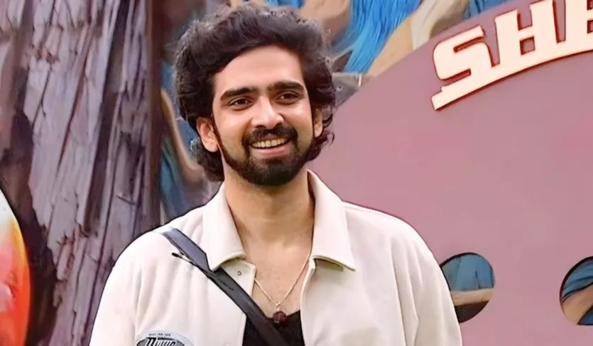 अमाल मलिक का बिग बॉस 19 में अब तक का सफर काफी विवादों और ड्रामे से भरा रहा है। इस दौरान अरमान ने अपने भाई अमाल मलिक पर लगे कुछ आरोपों पर भी सफाई दी थी और कहा था कि शो के मेकर्स उन्हें नेगेटिव पेश कर रहे हैं। अब बिग बॉस 19 की जर्नी के बाद देखने को मिलेगा कि अमाल शो के विनर बन पाते हैं या नहीं।