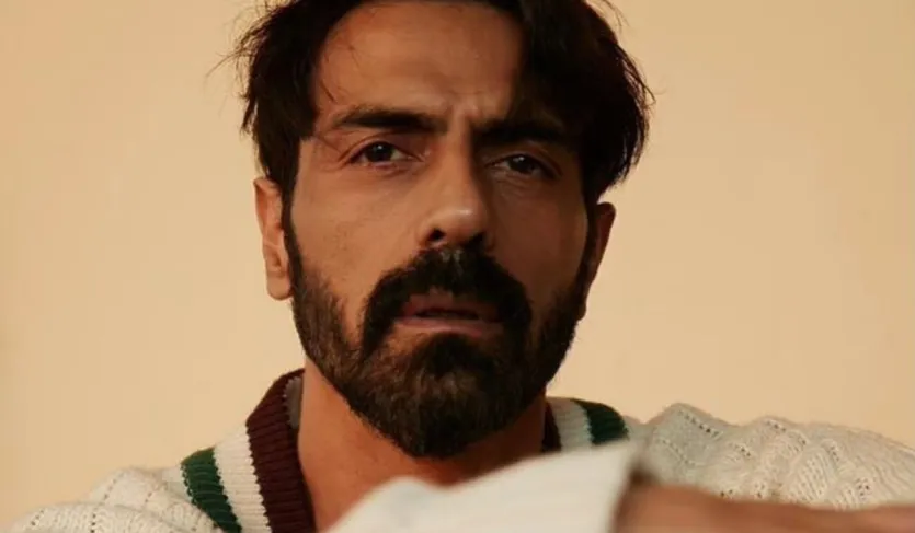 42 से ज्यादा फिल्मों में अपने धमाकेदार काम से सभी का दिल जीतने वाले अर्जुन अपनी दमदार एक्टिंग और शानदार फिटनेस के अलावा, पर्सनल लाइफ को लेकर भी हमेशा सुर्खियों में रहे हैं। उन्होंने 'प्यार इश्क और मोहब्बत' से बॉलीवुड की दुनिया में कदम रखा और कई सुपरस्टार्स के साथ काम किया। उन्हें 'राजनीति', 'ओम शांति ओम', 'रॉक ऑन', 'चक्रव्यूह' और 'डैडी' जैसी फिल्मों में अपने बेहतरीन अभिनय के लिए जाना जाता है।