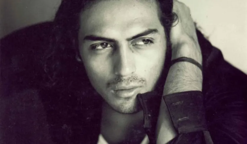 एक मॉडल के तौर पर अपने करियर की शुरुआत करने वाले इस एक्टर का नाम अर्जुन रामपाल है, जो 26 नवंबर को अपना 52वां बर्थडे मना रहे हैं। अर्जुन रामपाल 24 साल से फिल्म इंडस्ट्री में एक्टिव हैं और अभी तक अपने काम के दम पर राज कर रहे हैं। उन्होंने अपने करियर में बहुत स्ट्रगल किया है। रामपाल आज भले ही जाना पहचाना नाम बन गए हैं, लेकिन एक समय ऐसा था जब उनकी लगातार कई फिल्में फ्लॉप हो गई थी।