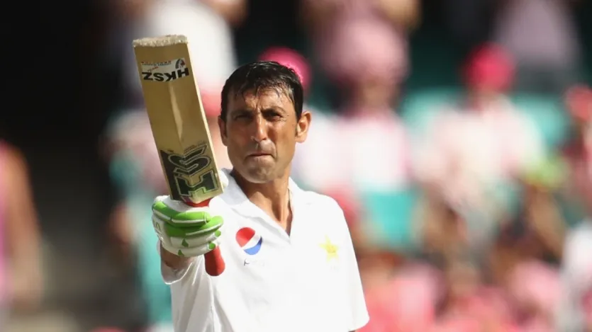 यूनिस खान ने पाकिस्तानी टीम के लिए इंटरनेशनल क्रिकेट में कुल 408 मुकाबले खेले हैं और इस दौरान उनके बल्ले से 17790 रन बनाए हैं, जिसमें उनके बल्ले से 41 शतक और 83 अर्धशतक निकले हैं।