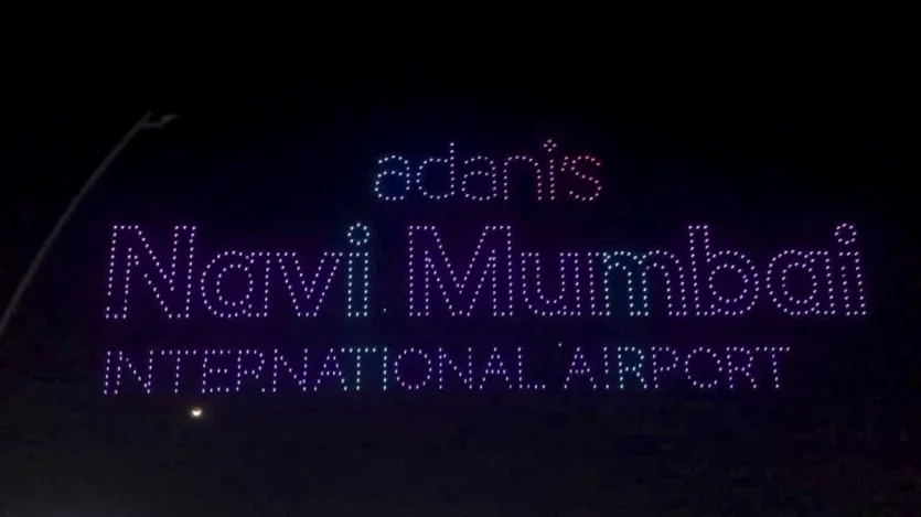 आपको बता दें कि प्रधानमंत्री नरेंद्र मोदी ने बीते 8 अक्टूबर को इस एयरपोर्ट का उद्घाटन किया था। यह प्रोजेक्ट अदाणी ग्रुप और सिडको की पब्लिक-प्राइवेट पार्टनरशिप का हिस्सा है, जिसमें अदाणी ग्रुप की 74% और सिडको की 26% हिस्सेदारी है।