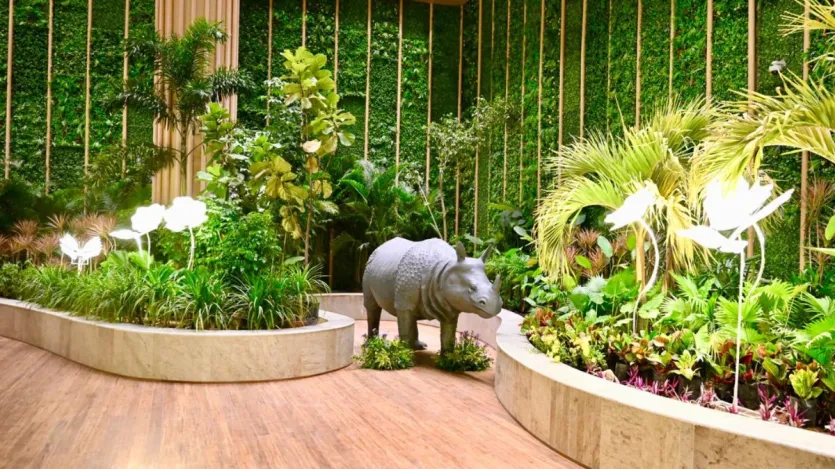 नया टर्मिनल शुरू होने से असम के Ease of Living को मजबूती मिलेगी। मॉडर्न चेक-इन काउंटर, बड़े वेटिंग एरिया, बेहतर सिक्योरिटी सिस्टम और डिजिटल सर्विस यात्रियों के सफर को आरामदायक बनाएंगी। साथ ही हवाई अड्डे की बढ़ी हुई कैपिसिटी फ्लाइट्स की संख्या बढ़ाने में मदद करेगा, इससे नॉर्थ-ईस्ट इंडिया देश और दुनिया से और बेहतर तरीके से जुड़ेगा।