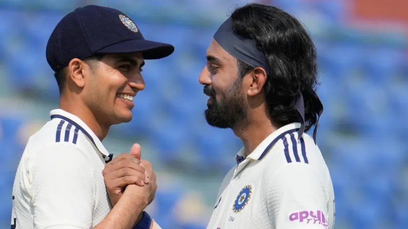 साल 2025 में भारतीय बल्लेबाजों का जलवा रहा। टेस्ट, ODI और T20I तीनों ही फॉर्मेट में भारतीय बल्लेबाजों ने सेंचुरी जड़ने का कारनामा किया। आइए जानते हैं साल 2025 में सबसे ज्यादा शतक जड़ने वाले भारतीय बल्लेबाजों के बारें में...