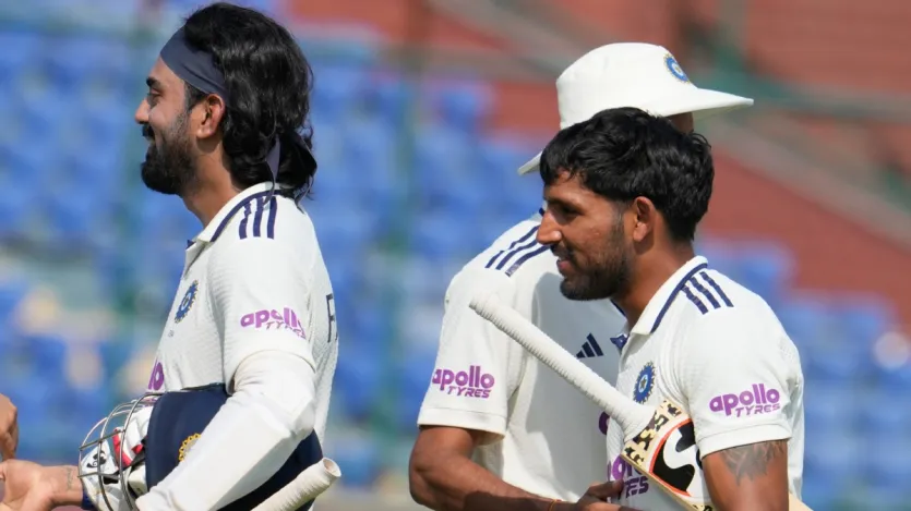 
भारतीय विकेटकीपर-बल्लेबाज केएल राहुल के बल्ले से इस साल 3 शतक आए हैं। केएल राहुल ने साल 2025 में 10 टेस्ट मैचों की 19 पारियों में 3 शतक और 3 अर्धशतक जड़ने का कमाल किया। इस साल 14 ODI मैचों में केएल ने 2 अर्धशतक जड़े लेकिन कोई शतक नहीं लगा पाए।
