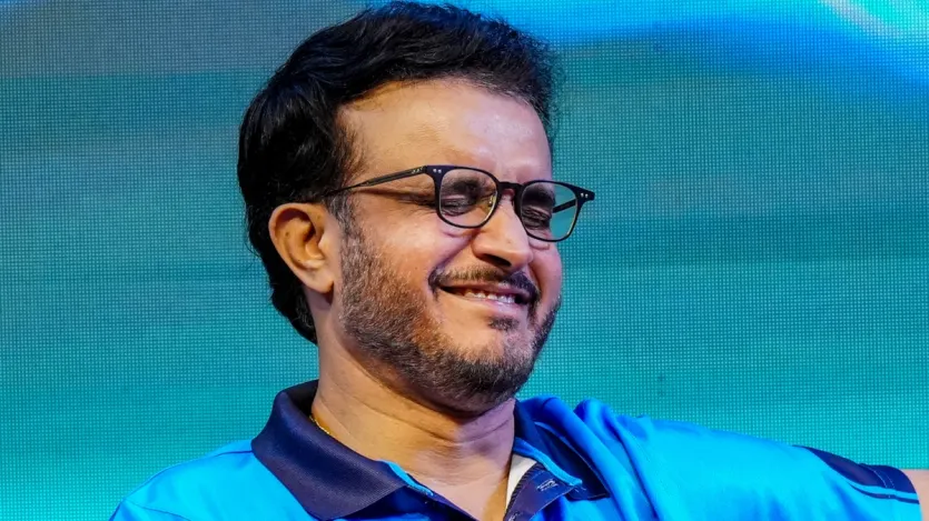 	
लिस्ट-ए क्रिकेट में सबसे ज्यादा रन बनाने वाले भारतीय बल्लेबाजों में पूर्व कप्तान सौरव गांगुली तीसरे स्थान पर हैं। सौरव गांगुली 437 लिस्ट-ए मैचों की 421	पारियों में 41.32 के औसत से 15622 रन बनाए, जिसमें 31 शतक और 97 अर्धशतक जड़े।
