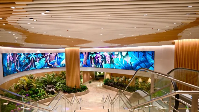 टूरिज्म के लिहाज से भी नया टर्मिनल एक गेमचेंजर हो सकता है। कामाख्या मंदिर, काजीरंगा नेशनल पार्क, और असम की समृद्ध संस्कृति को देखने आने वाले टूरिस्ट्स के लिए अब गुवाहाटी पहुंचना पहले से आसान होगा। इससे ट्रांसपोर्ट, होटल और लोकल कारोबारियों को भी सीधा फायदा मिलेगा।