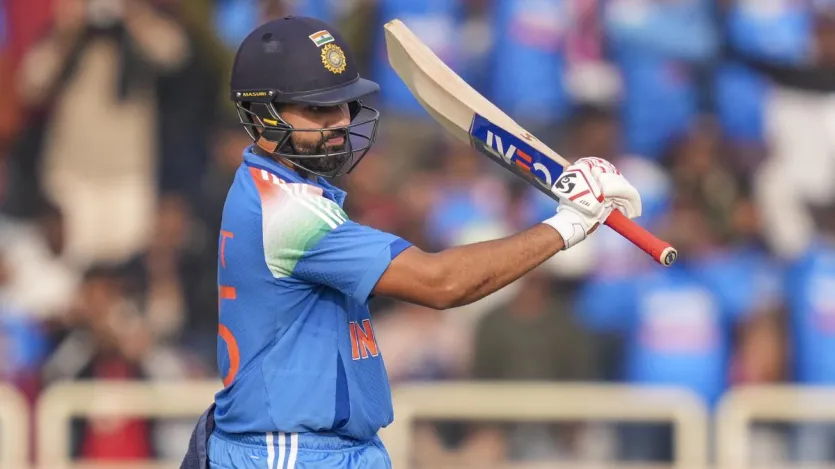 भारत के दिग्गज सलामी बल्लेबाज रोहित शर्मा ने राहुल द्रविड़ को पीछे छोड़ दिया है। रोहित इंटरनेशनल क्रिकेट में भारत के लिए 505 मैच खेल चुके हैं। इस दौरान हिटमैन के बल्ले से 42.40 के औसत से 19973 रन आए हैं। हिटमैन के नाम वनडे क्रिकेट में तीन दोहरा शतक लगाने का रिकॉर्ड दर्ज है। इसके साथ ही वह तीनों फॉर्मेट को मिलाकर अब तक 50 शतक लगा चुके हैं। रोहित भी अब सिर्फ वनडे फॉर्मेट खेलते हैं, उन्होंने टेस्ट और टी-20 इंटरनेशनल से संन्यास ले लिया है।