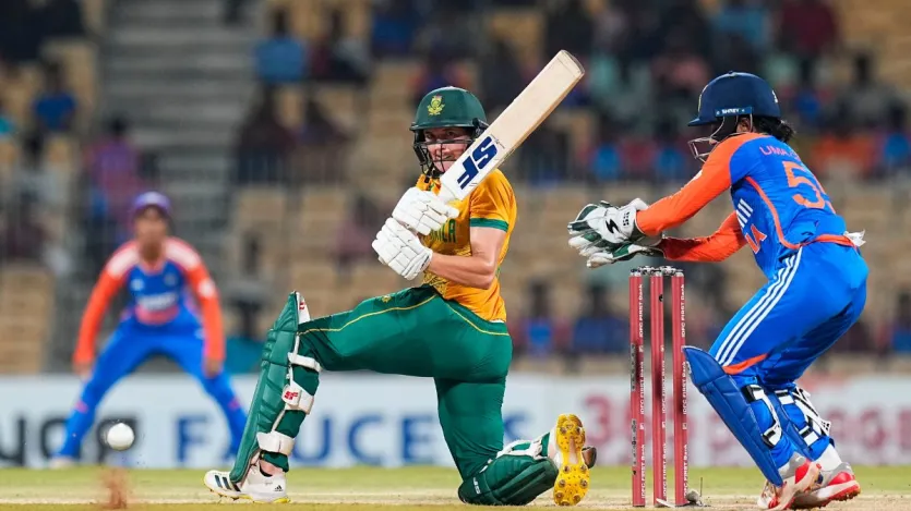 साउथ अफ्रीका की ताजमिन ब्रिट्स इस साल महिला वनडे में सबसे ज्यादा रन बनाने वाले बल्लेबाजों की लिस्ट में चौथे नंबर पर हैं। इस साल उन्होंने वनडे फॉर्मेट में कुल 21 मैच खेले और इस दौरान उन्होंने 52.05 की औसत से 937 रन बनाए। इस दौरान उन्होंने 5 शतक और 2 अर्धशतक लगाए हैं। उनका हाईएस्ट स्कोर नाबाद 171 रन रहा।